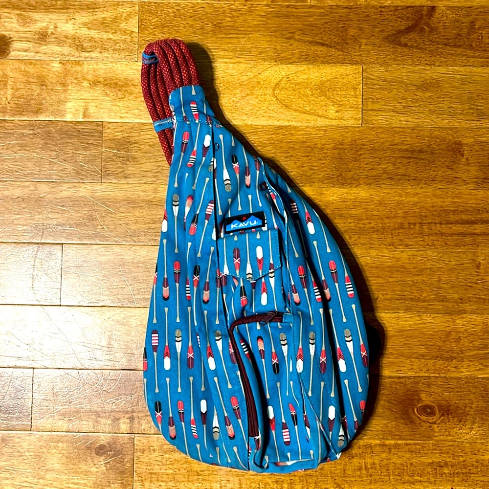 Kavu sling bag- NWOT